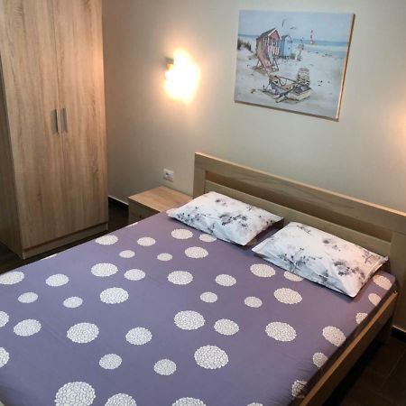 Apartment Family Ulcinj Bagian luar foto
