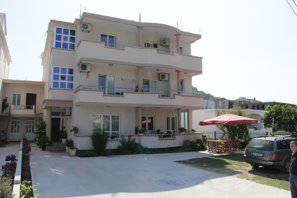 Apartment Family Ulcinj Bagian luar foto