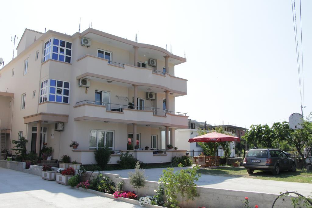 Apartment Family Ulcinj Bagian luar foto