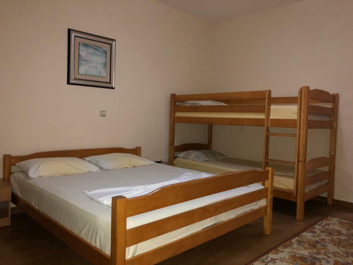 Apartment Family Ulcinj Bagian luar foto