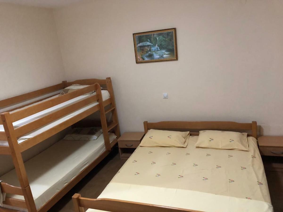 Apartment Family Ulcinj Bagian luar foto