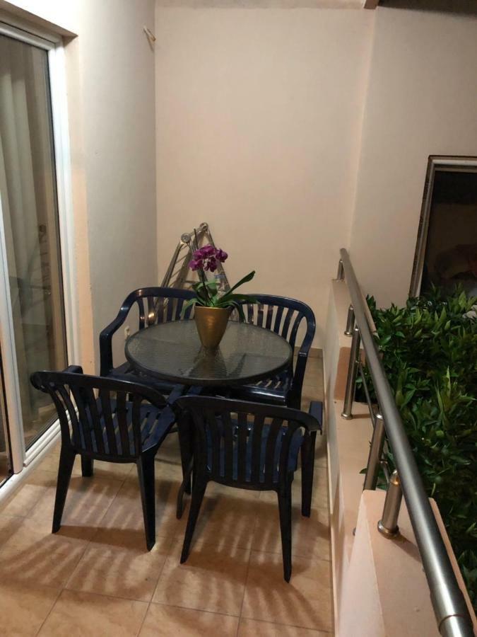 Apartment Family Ulcinj Bagian luar foto