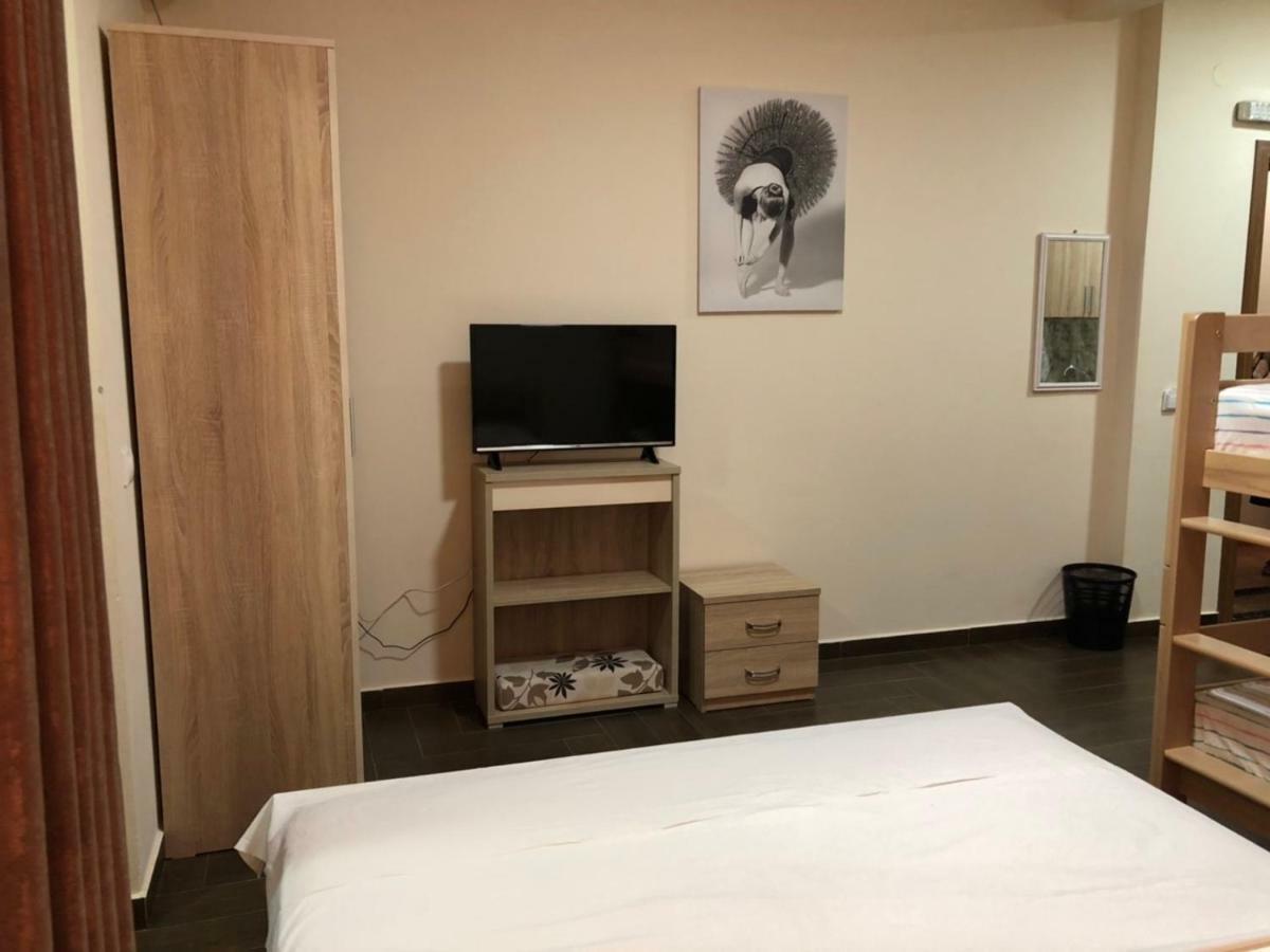 Apartment Family Ulcinj Bagian luar foto